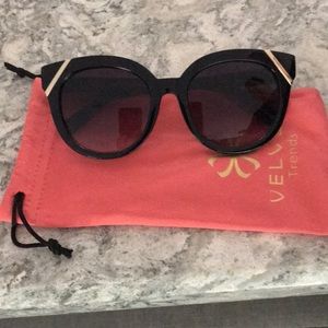 Velvet Trends sunglasses